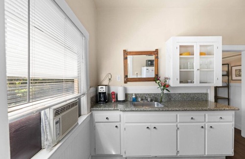 Midtown Sacramento Apartamento | Historic Charm with parking in center of Midtown!
