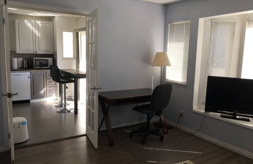 Lower Lonsdale Casa | Close to the action