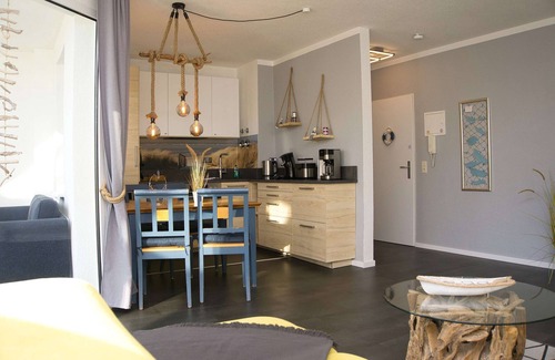 Lobbe Apartamento | Close to the beach, winter garden, use of swimming pool and sauna - Strandhaus Mönchgut FeWo08
