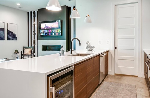 Edgehill Casa | Close to the Gulch - Book Today