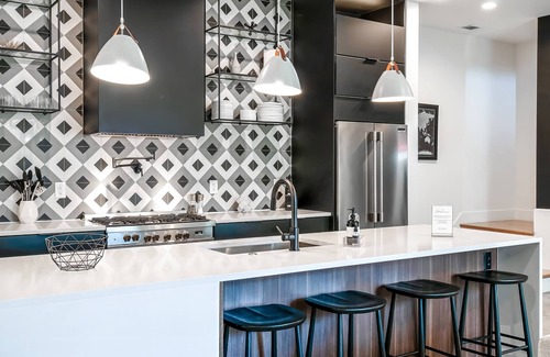 Edgehill Casa | Close to the Gulch - Book Today