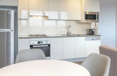 Wooloowin Apartamento | Cloud 17 Retreat - Meriton Soleil Private Apt 1B