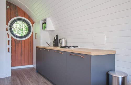 Pickering Cabina | Clover Family Glamping Pod | sleeps 4 - Gold Award winning