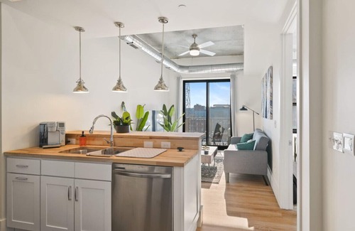 Northeast South Bend Apartamento | Clover Haven | High Rise | Down Town South Bend ND