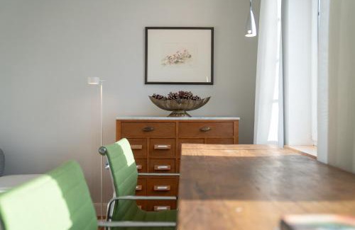 Bad Schwartau Apartamento | CLS Moderne Villa Bad Schwartau mit Garten für bis zu 6 Personen, 2 E-Ladesäulen, 3 Parkplätze, Loggia, Big GREEN EGG, Massagesessel, großes Haus zwischen Lübeck und Ostsee, ideale A1 Anbindung nach Hamburg, Lübeck, Timmendorfer Strand