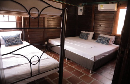 Bocachica Cabina | Club Camping Isla Mar (Hostal)
