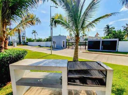 Área del bulevar Barra Vieja Apartamento | Club de Playa, Alberca y Amenidades - Departamento E4
