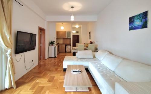 Podmaine Apartamento | Club House Apartment with Garden and Pool