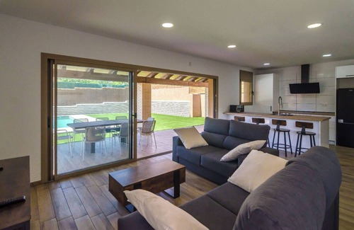 Vidreres Villa | Club Villamar - Impresionante villa nueva en Aigua Viva Park cerca de Lloret de Mar, con piscina ...