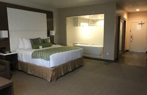 Anaheim Resort Hotel | Club Wyndham Anaheim - 2 Bedroom