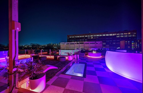 Pointe-Saint-Charles Hotel | CLUBHAUS Hotel