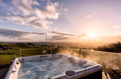 Llanbedr-dyffryn-clwyd Casa | Clwyd Gate Manor Pool Sauna HotTub Cave Wales