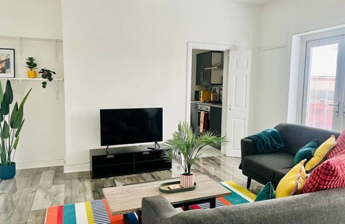 Cardonald Apartamento | Clyde 52 -Modern 2 bedroom apartment next to Hillington Train Station