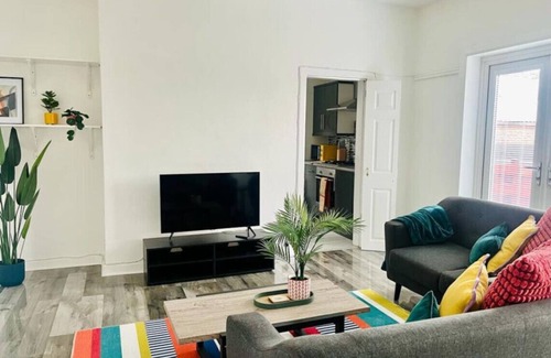 Cardonald Apartamento | Clyde 52 -Modern 2 bedroom apartment next to Hillington Train Station