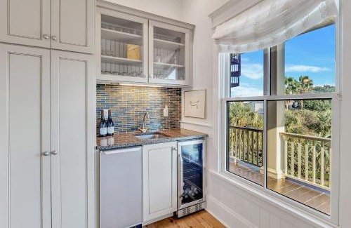 Isle of Palms Casa | CM3008: 3008 Cameron Blvd.