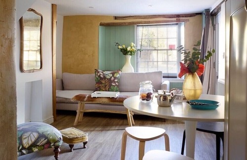 Market Deeping Casa | Coach house