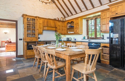 Stackpole Cabaña | Coach House, Holiday Cottage Stackpole , Sleeps 8, 4 bedrooms, bathrooms