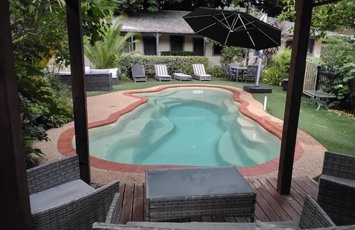 Bright Hotel | Coach House Inn