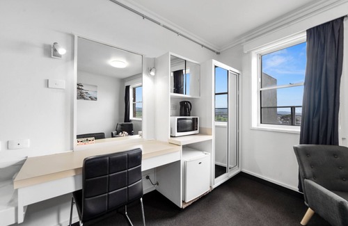 Launceston CBD Hotel | Coach House Launceston