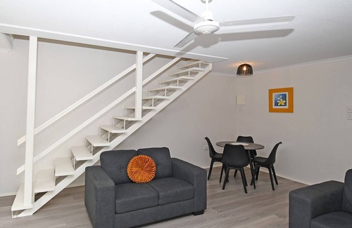 Torquay Casa | Coast Apartments Large 2 Bed 1 Bathroom with Pool