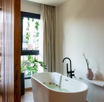 Duong To Hotel | Coast Pearl Hotel & Apartment - Free Airport PickUp