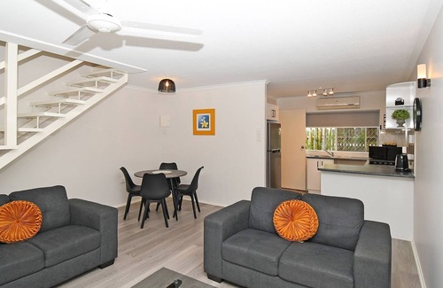 Torquay Casa | Coast Spacious Two Bedroom 1 Bathroom Apartment