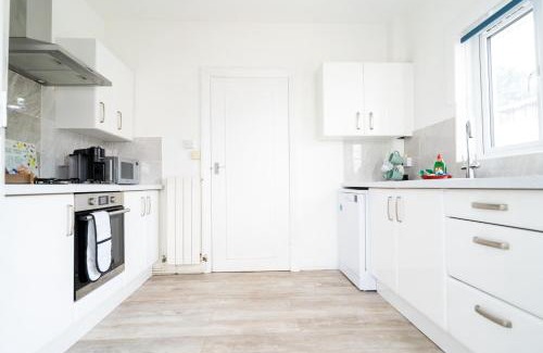 Sandbanks Casa | Coastal 4-Bed Family Retreat in Sandbanks
