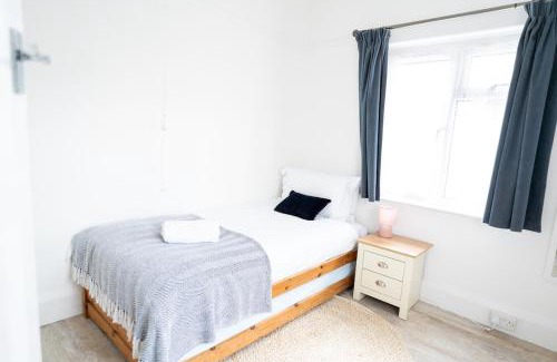 Sandbanks Casa | Coastal 4-Bed Family Retreat in Sandbanks
