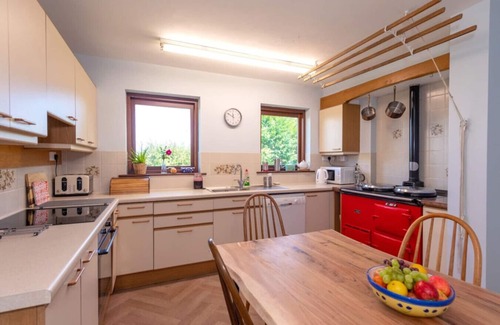St Brides Casa | Coastal Bungalow Near Marloes sands with Wood Burner, Garden and AGA