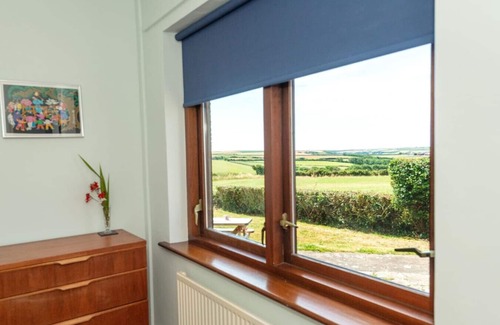 St Brides Casa | Coastal Bungalow Near Marloes sands with Wood Burner, Garden and AGA