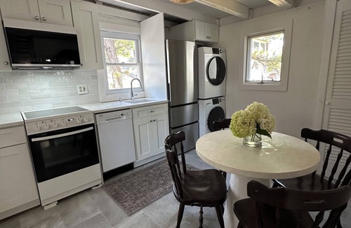 Southern Coast Cabaña | Coastal Charm 2 Bedroom Beach Cottage~Steps 7 Miles of Sandy Beach Kinney Shores