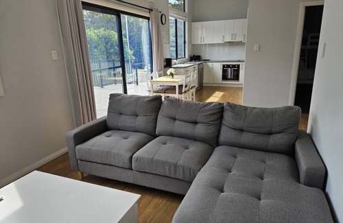 Port Macquarie Cabaña | Freshly renovated 2 bedroom cottage, close to Port's CBD
