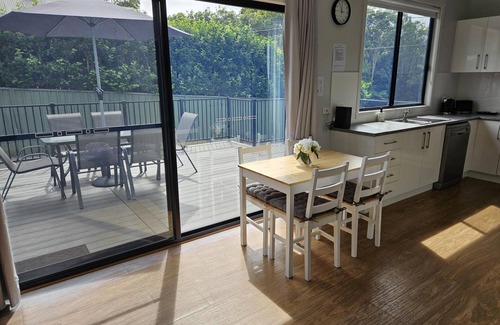 Port Macquarie Cabaña | Freshly renovated 2 bedroom cottage, close to Port's CBD