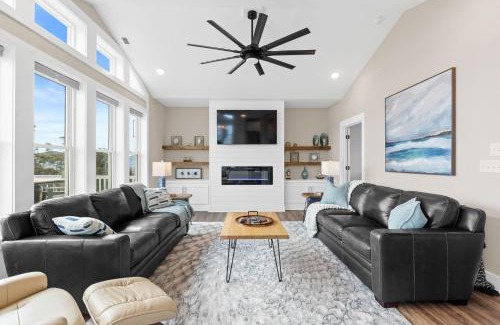 Ocean Isle Beach Casa | Coastal Charm Ocean Isle Beach custom beach home with 4 bedroom, 3 bath home with pool and elevator