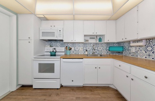 Trailer Estates Condominio | Coastal Charmer - 2-bedroom Condo - Amazing Water & Golf Course Views