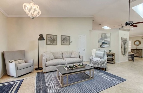 Vilano Beach Casa | Coastal Classy 🌊 5-min walk to quiet beach