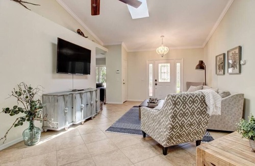 Vilano Beach Casa | Coastal Classy 🌊 5-min walk to quiet beach