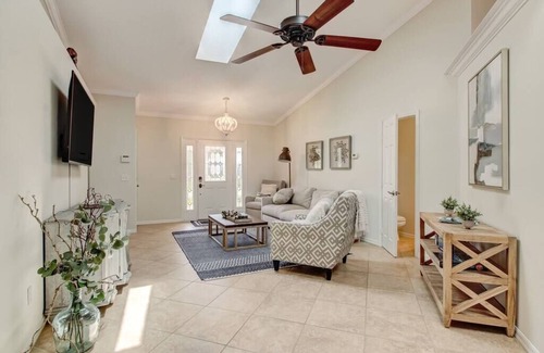Vilano Beach Casa | Coastal Classy 🌊 5-min walk to quiet beach