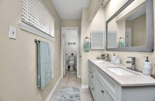 League City Casa | Coastal Comfort Moments from the Boardwalk with Gated Boat Parking