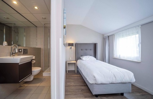 Westkapelle Hotel | Coastal Comfort with Outdoor Pool, E-Bike Trails & Sunny Deck Lounging