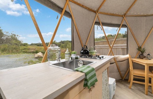 Lunenburg Alquiler De RV | Coastal Comfort Yurt