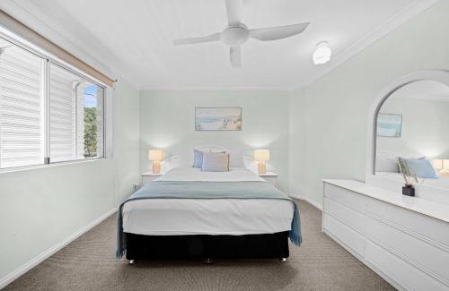 Bellara Apartamento | Coastal Comforts with Pumicestone Passage Views