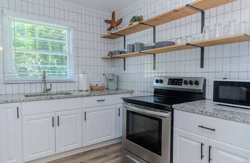 Covington Casa | Coastal Cottage 1/2 mile from Covington Square