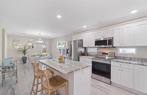 Ono Island Casa | Coastal Dog-Friendly Haven, Mins to FL&AL Beaches
