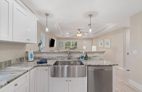 Ono Island Casa | Coastal Dog-Friendly Haven, Mins to FL&AL Beaches