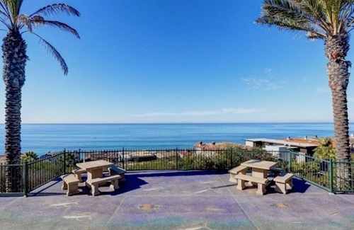 Dana Point Condominio | Coastal Getaway - A Wave From It All