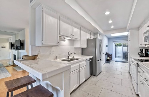 Del Mar Heights Casa | ¡Adosada divertida y relajante a pocos pasos de la playa!