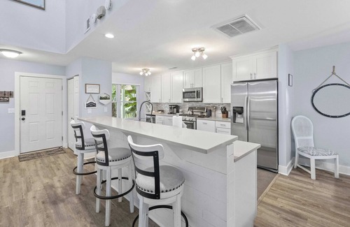 Mount Pleasant Casa | Coastal Haven, 5 mins to Beach, 15 mins to dtwn