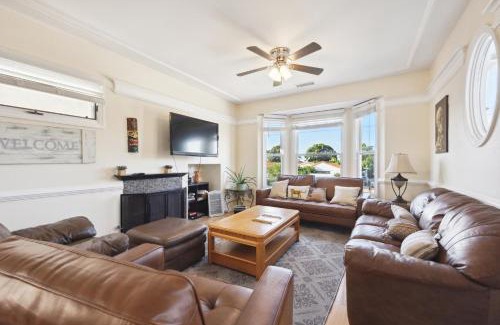 Townsite Casa | Coastal Haven in Oceanside- Cozy Beach Getaway home