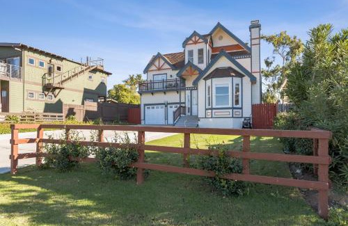 Townsite Casa | Coastal Haven in Oceanside- Cozy Beach Getaway home